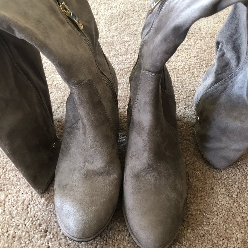 Tall boots - Picture 2 of 2